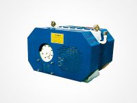 座式自同步稀油激振器